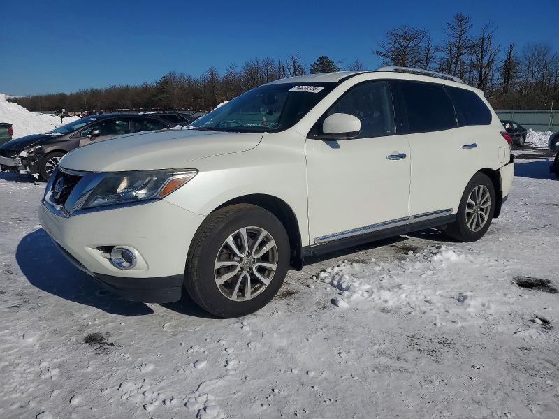 NISSAN PATHFINDER 2015 with VIN 5N1AR2MM2FC716209 - Photo from auction