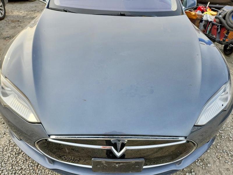 Photo 11 from auction – 2013 TESLA MODEL S with VIN 5YJSA1CPXDFP21888