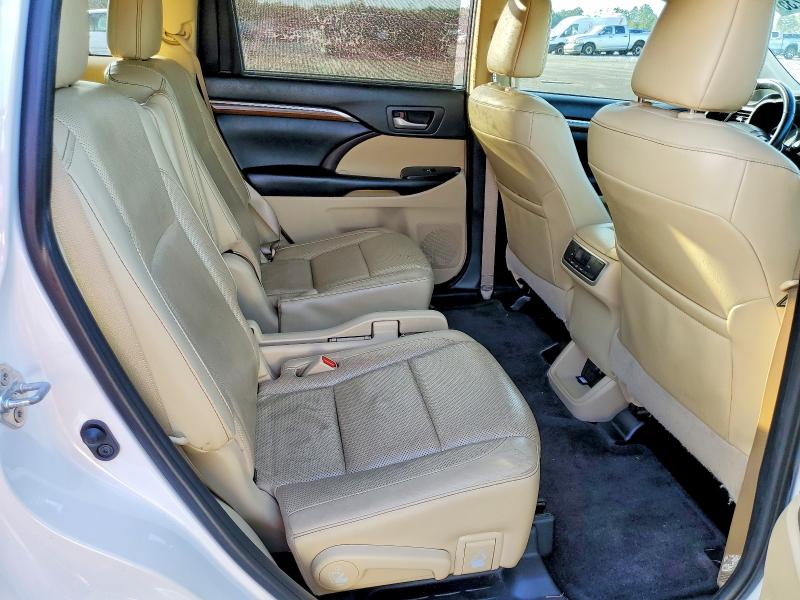 Photo 11 from auction – 2019 TOYOTA HIGHLANDER with VIN 5TDYZRFH5KS296577