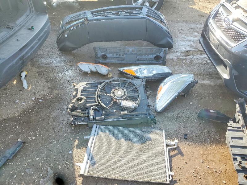 Photo 12 from auction – 2015 FORD ESCAPE with VIN 1FMCU0F75FUA91446