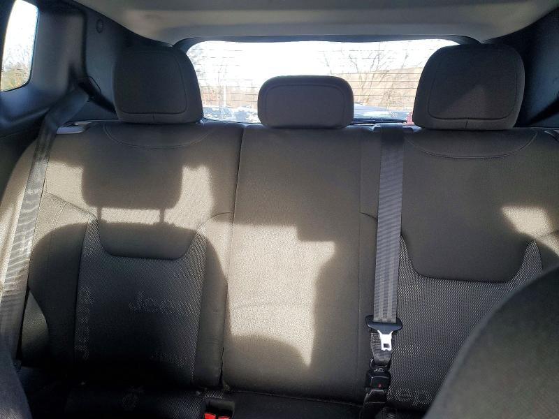 Photo 10 from auction – 2016 JEEP RENEGADE with VIN ZACCJBAW5GPD90591