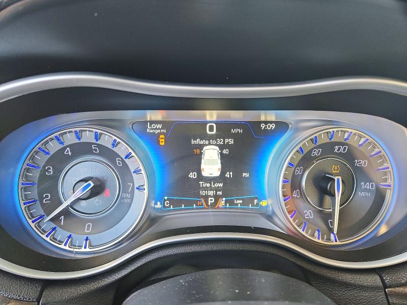 Photo 9 from auction – 2015 CHRYSLER 300 LIMITE with VIN 2C3CCAAG8FH766198