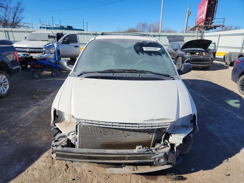Photo 5 from auction – 2001 CHRYSLER TOWN & COU with VIN 2C4GP44G01R104732