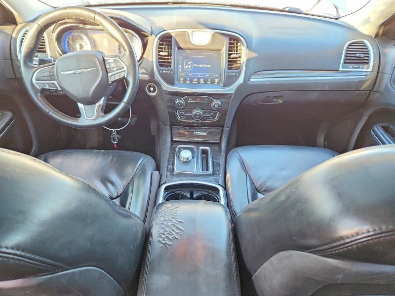 Photo 8 from auction – 2015 CHRYSLER 300 LIMITE with VIN 2C3CCAAG1FH930052