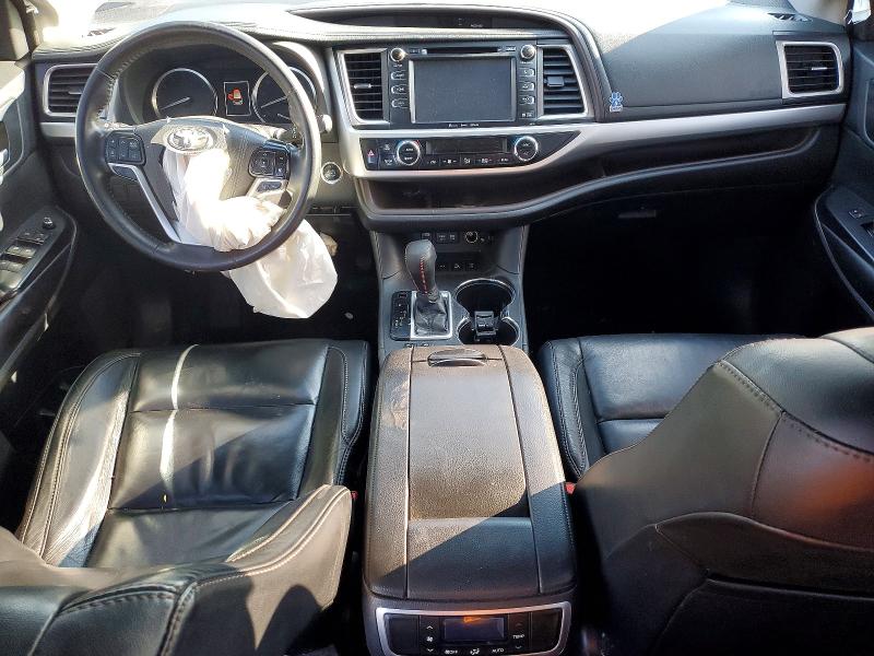 Photo 8 from auction – 2018 TOYOTA HIGHLANDER with VIN 5TDJZRFH4JS898242