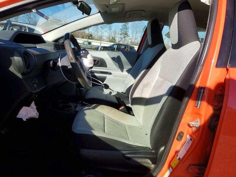 Photo 7 from auction – 2013 TOYOTA PRIUS C with VIN JTDKDTB33D1047738