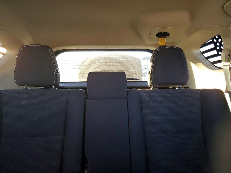 Photo 10 from auction – 2017 TOYOTA RAV4 XLE with VIN JTMRFREV6HJ133446