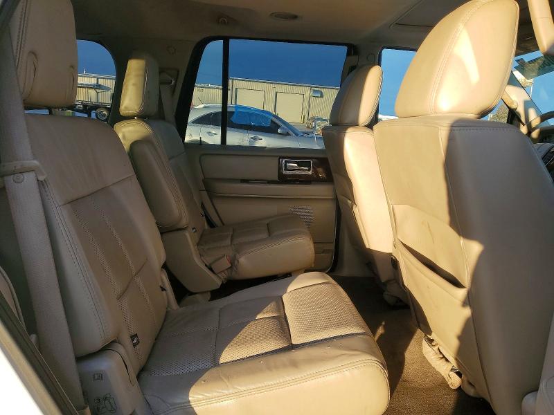 Photo 11 from auction – 2012 LINCOLN NAVIGATOR with VIN 5LMJJ2J56CEL02139