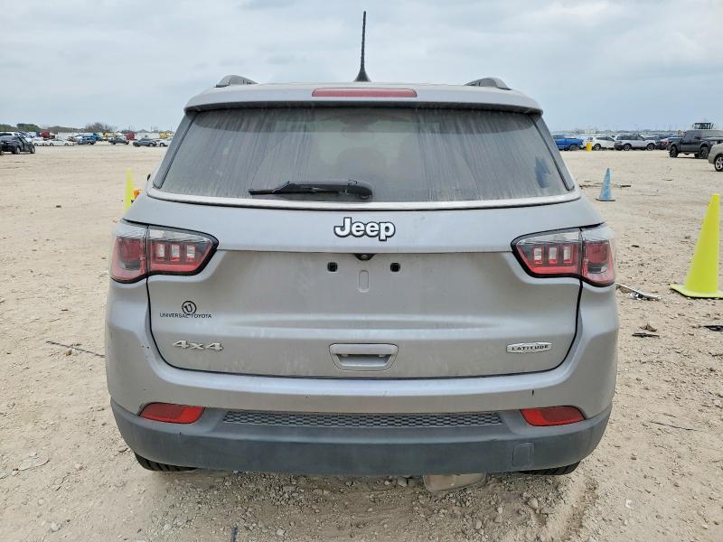 Photo 6 from auction – 2019 JEEP COMPASS with VIN 3C4NJDBB0KT741635