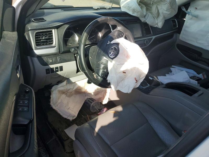 Photo 8 from auction – 2014 TOYOTA HIGHLANDER with VIN 5TDDKRFH5ES041600