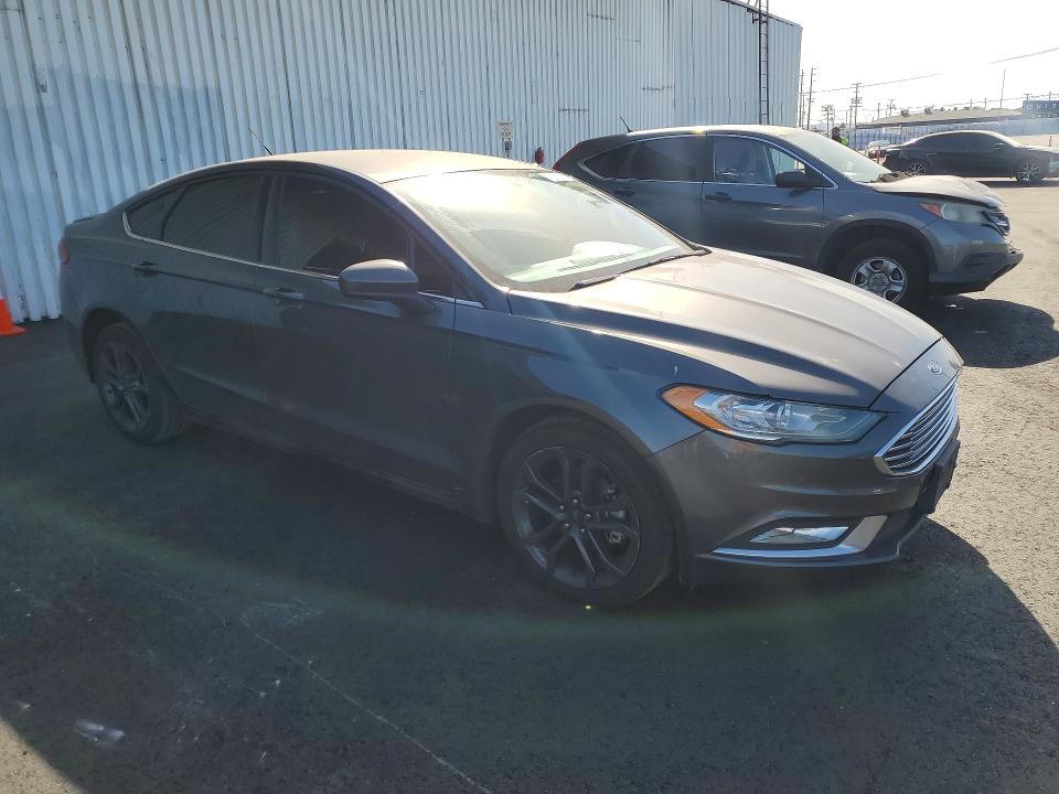 Photo 4 from auction – 2018 FORD FUSION SE with VIN 3FA6P0HD3JR285412