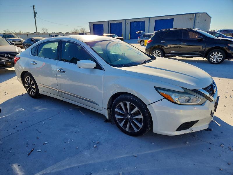 Photo 4 from auction – 2017 NISSAN ALTIMA 2.5 with VIN 1N4AL3AP5HC218069