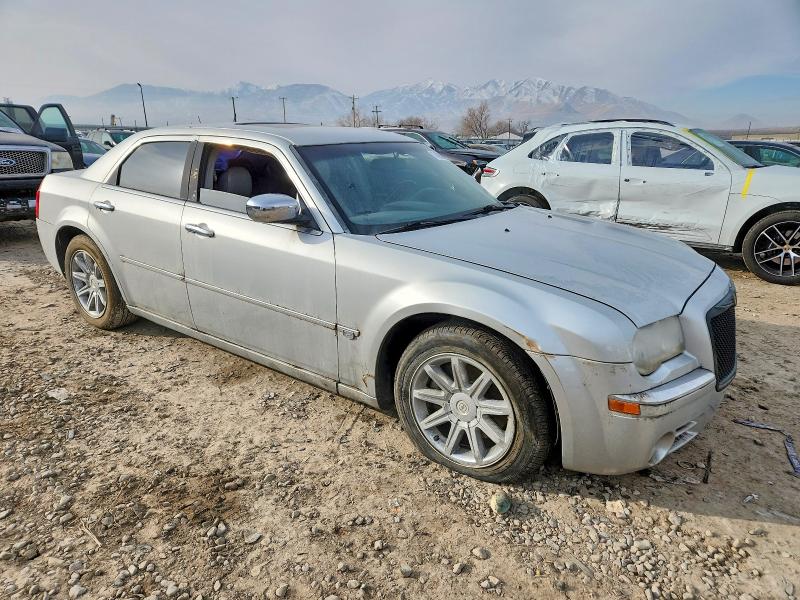 Photo 4 from auction – 2005 CHRYSLER 300C with VIN 2C3AA63H45H631881