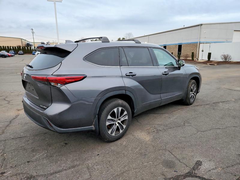 Photo 3 from auction – 2022 TOYOTA HIGHLANDER with VIN 5TDGZRBH3NS237520