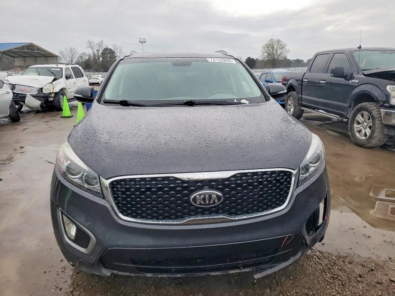 Photo 5 from auction – 2016 KIA SORENTO EX with VIN 5XYPH4A55GG093725