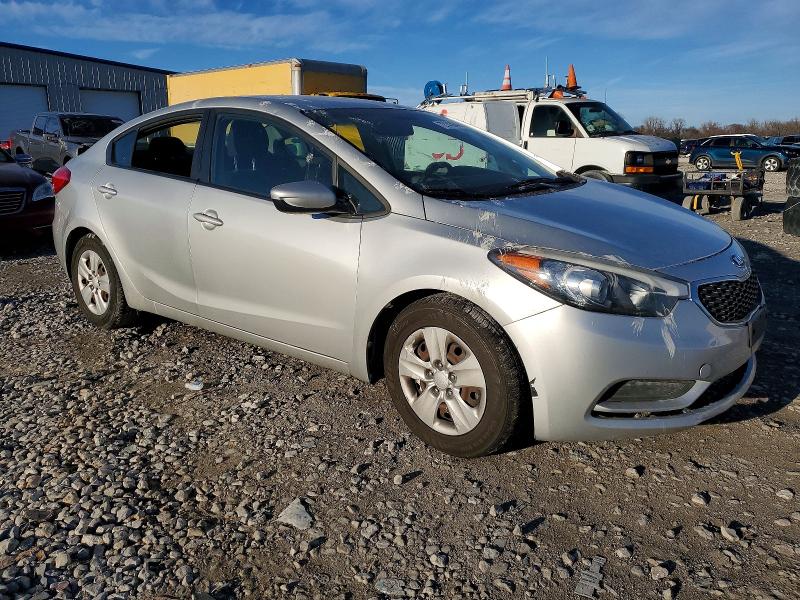 Photo 4 from auction – 2016 KIA FORTE LX with VIN KNAFK4A6XG5567633