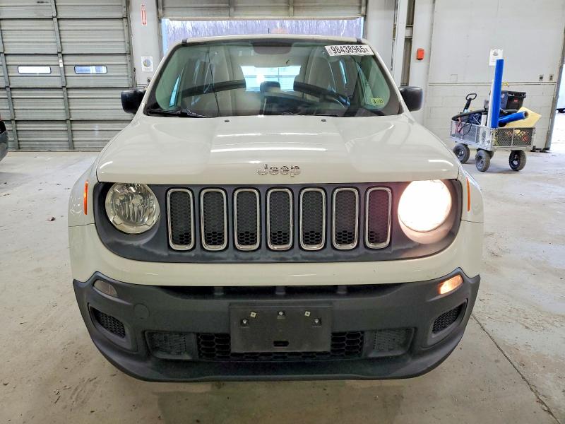 Photo 5 from auction – 2015 JEEP RENEGADE S with VIN ZACCJBAT5FPB31085