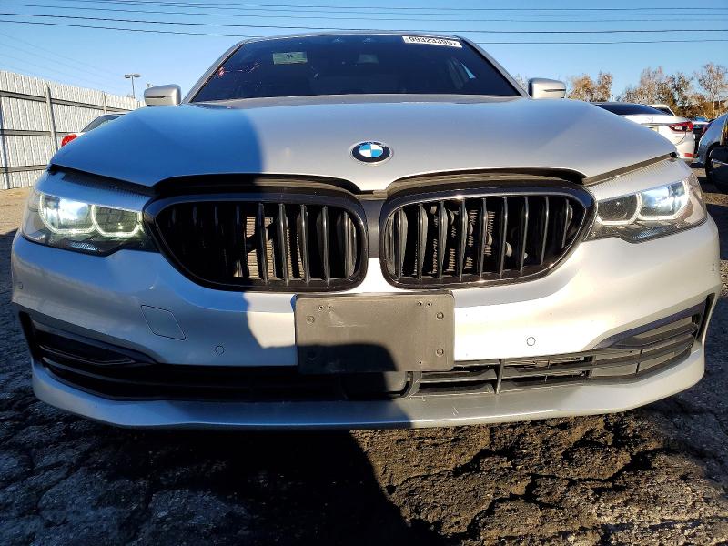 Photo 5 from auction – 2019 BMW 540 I with VIN WBAJE5C52KWW17844