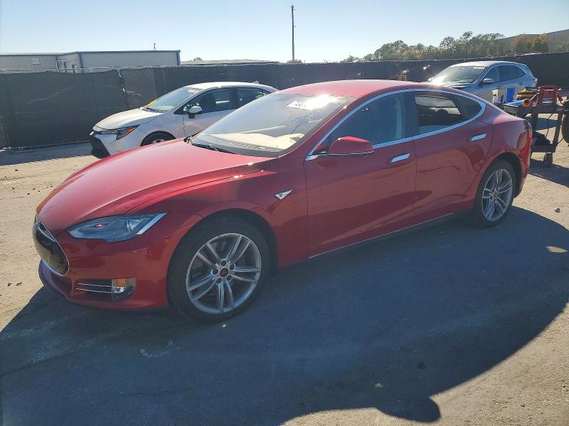 TESLA MODEL S 2013 with VIN 5YJSA1CG8DFP27334 - Photo from auction