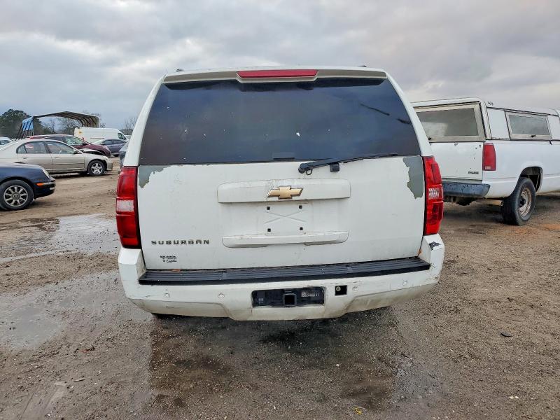 Photo 6 from auction – 2007 CHEVROLET SUBURBAN with VIN 1GNFC16J77J189331