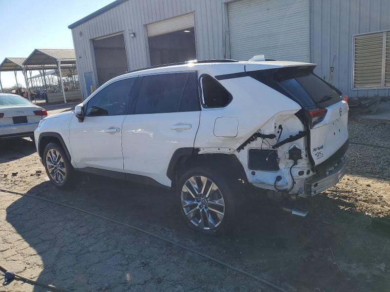 Photo 2 from auction – 2020 TOYOTA RAV4 with VIN 2T3C1RFV0LW063844