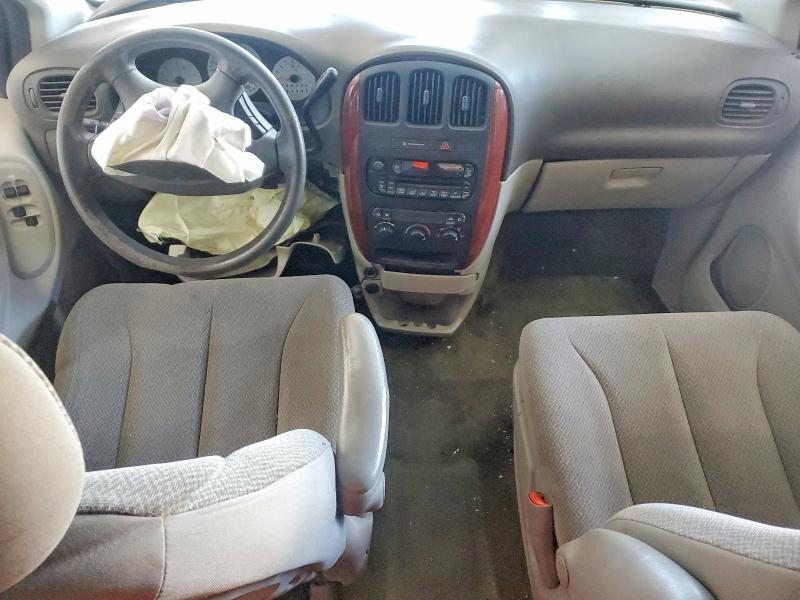 Photo 8 from auction – 2006 CHRYSLER TOWN AND C with VIN 1A4GP45R26B528168