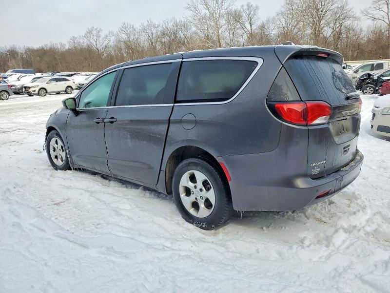 Photo 2 from auction – 2017 CHRYSLER PACIFICA L with VIN 2C4RC1CG3HR507523