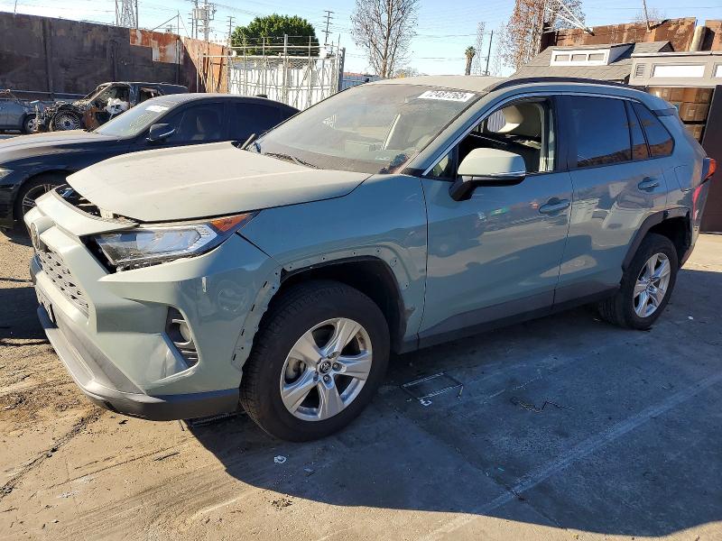 TOYOTA RAV4 XLE 2021 with VIN 2T3W1RFV8MW114635 - Photo from auction