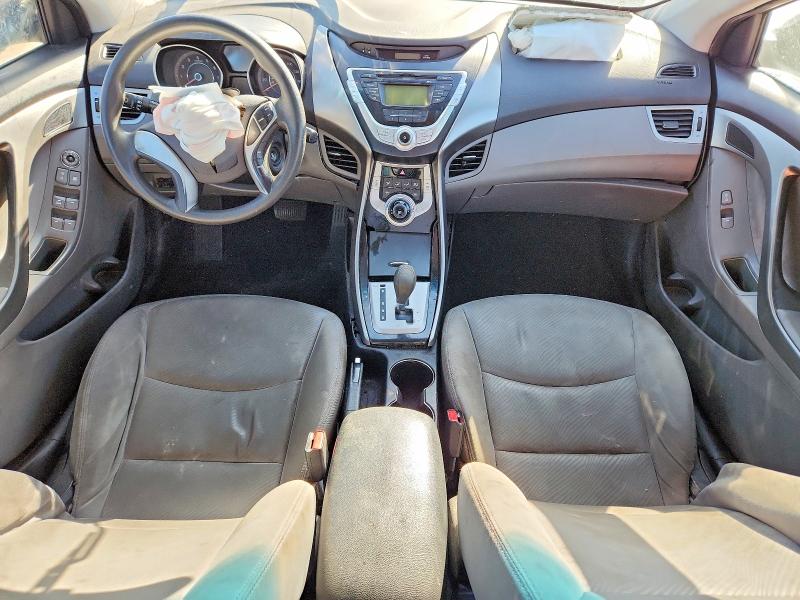 Photo 8 from auction – 2012 HYUNDAI ELANTRA GL with VIN 5NPDH4AE8CH145919