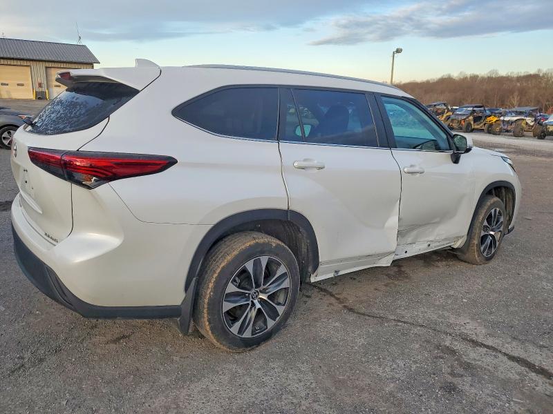 صورة رقم 3 من المزاد - 2023 TOYOTA HIGHLANDER مع VIN 5TDKDRBH2PS028300