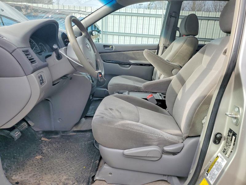 Photo 7 from auction – 2005 TOYOTA SIENNA with VIN 5TDZA23C45S331822