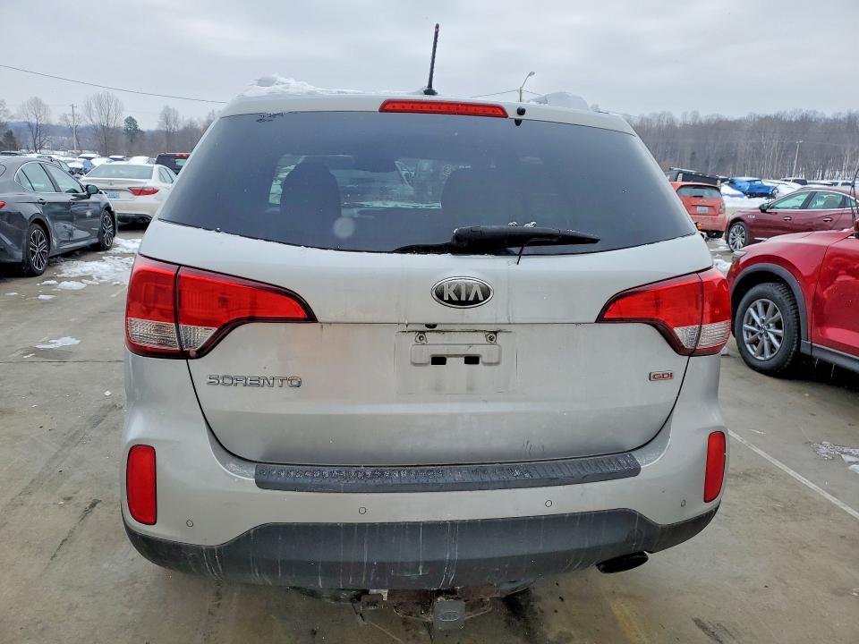 Photo 6 from auction – 2014 KIA SORENTO LX with VIN 5XYKTDA78EG489882