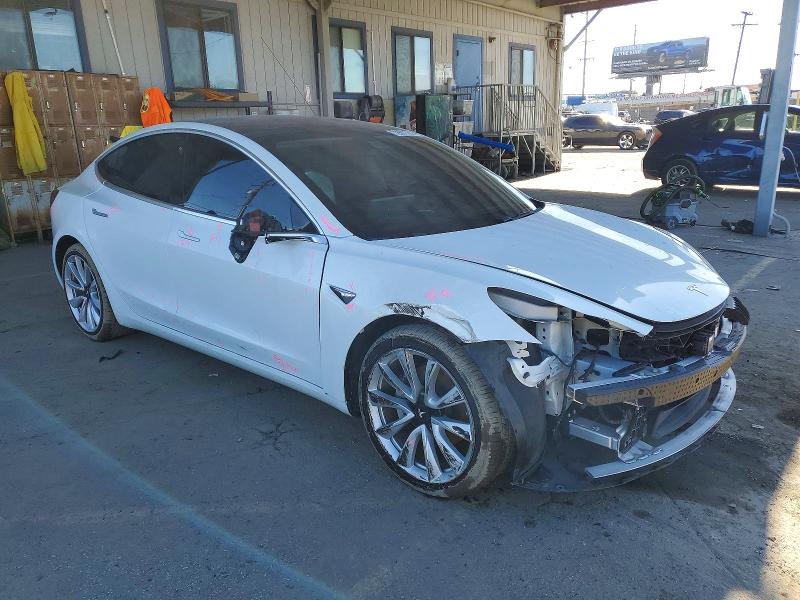 Photo 4 from auction – 2018 TESLA MODEL 3 with VIN 5YJ3E1EA9JF042885