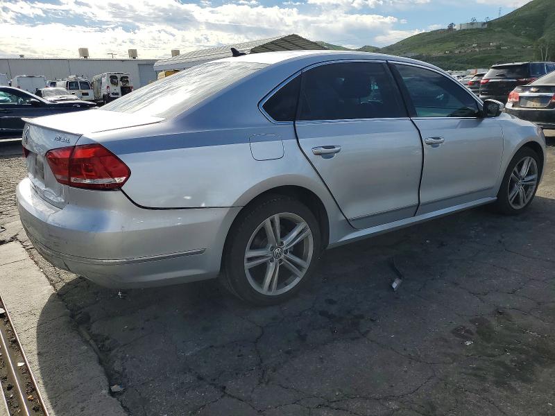Photo 3 from auction – 2015 VOLKSWAGEN PASSAT SEL with VIN 1VWCV7A32FC083757