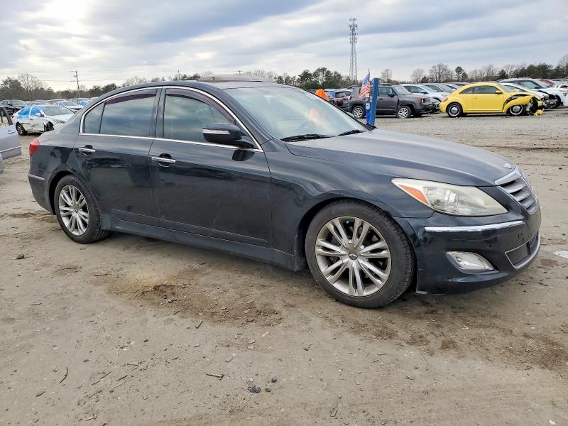 Photo 4 from auction – 2013 HYUNDAI GENESIS with VIN KMHGC4DD3DU256170