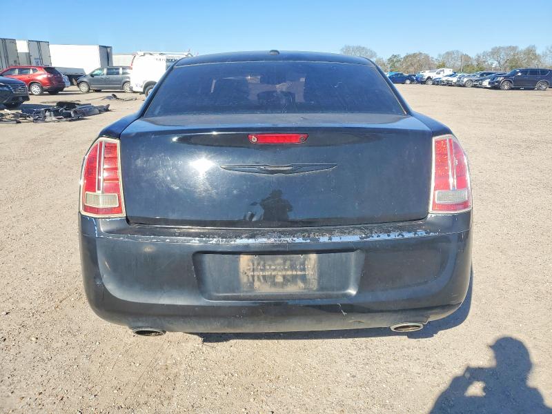 Photo 6 from auction – 2014 CHRYSLER 300C with VIN 2C3CCAEG5EH269442