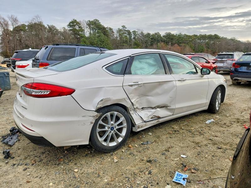 Photo 3 from auction – 2019 FORD FUSION TIT with VIN 3FA6P0SU0KR236162