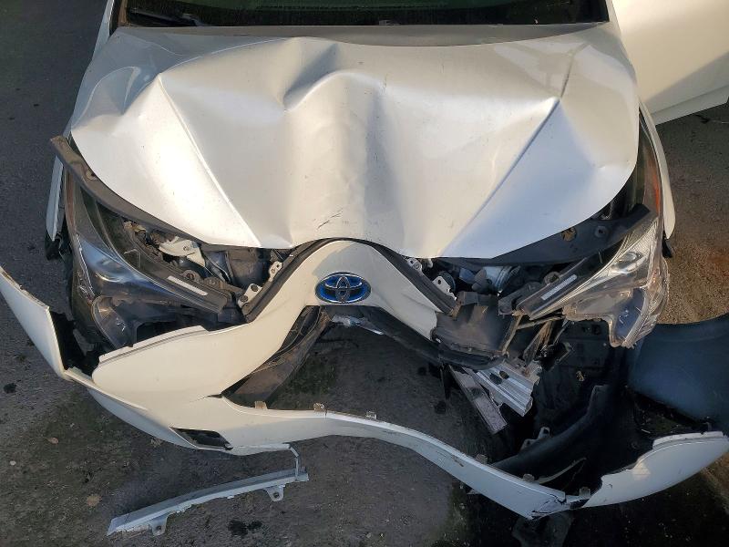 Photo 11 from auction – 2016 TOYOTA PRIUS with VIN JTDKARFU5G3504010