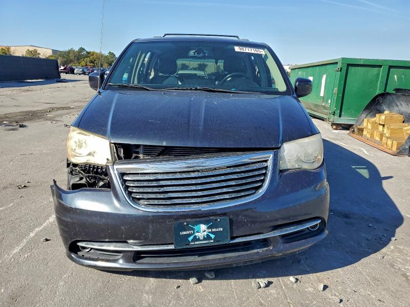 Photo 5 from auction – 2014 CHRYSLER TOWN & COU with VIN 2C4RC1BG4ER165593