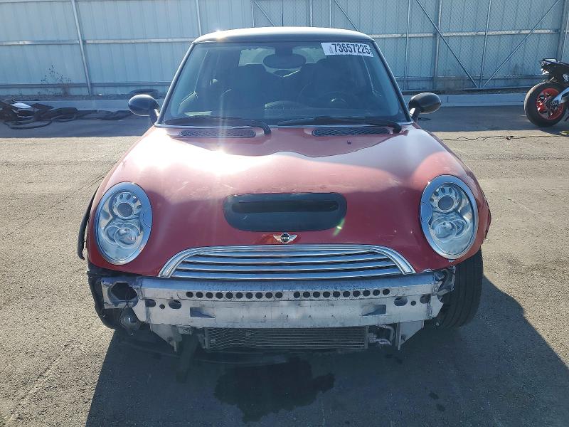 Photo 5 from auction – 2006 MINI COOPER S with VIN WMWRE33526TJ40220