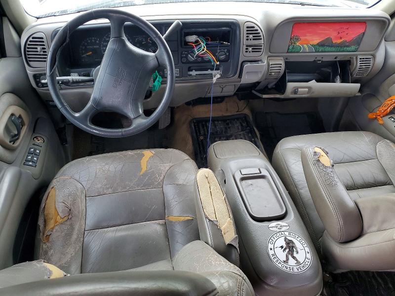 Photo 8 from auction – 1997 GMC SUBURBAN K with VIN 3GKFK16R5VG526065