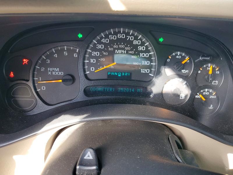 Photo 9 from auction – 2005 CHEVROLET SUBURBAN with VIN 3GNFK16Z85G215698