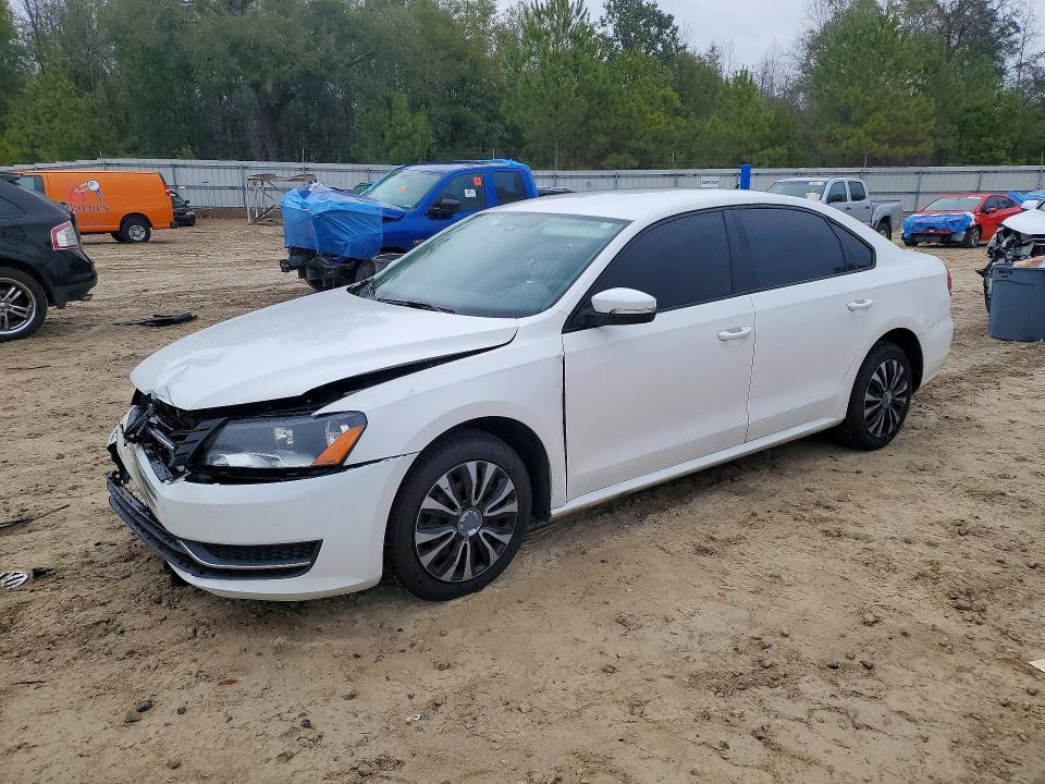VOLKSWAGEN PASSAT S 2013 with VIN 1VWAP7A3XDC050830 - Photo from auction