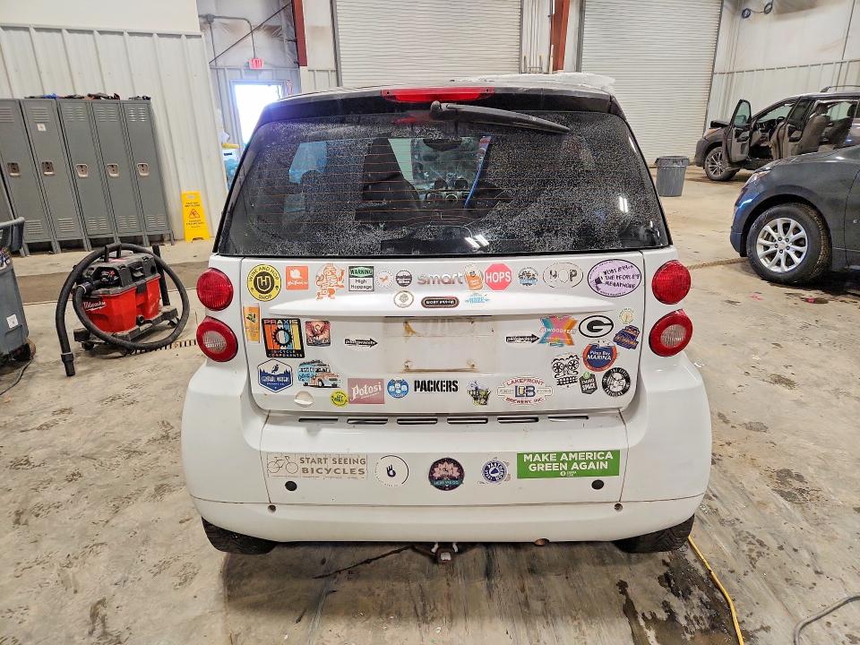 Photo 6 from auction – 2012 SMART FORTWO PUR with VIN WMEEJ3BA2CK528014
