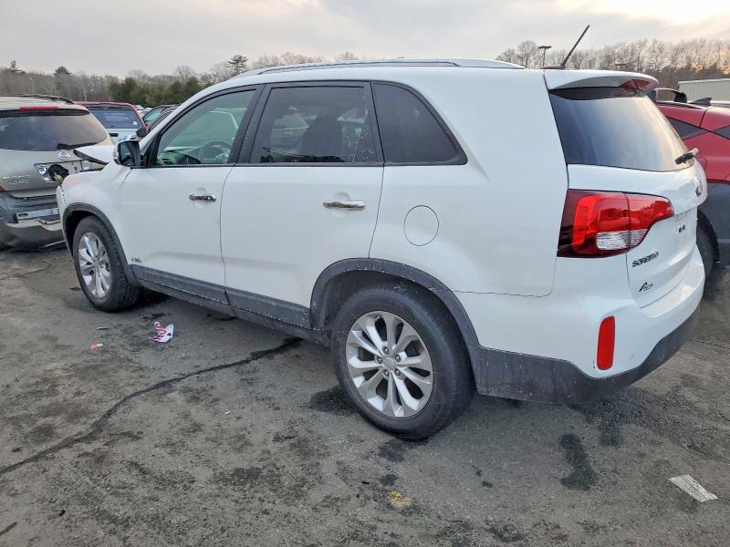Photo 2 from auction – 2014 KIA SORENTO EX with VIN 5XYKUDA75EG480330