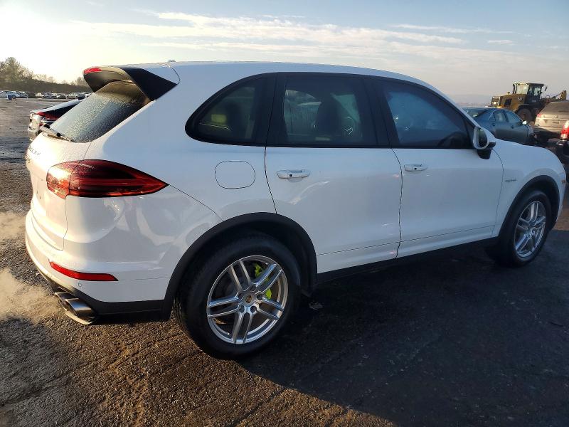 Photo 3 from auction – 2016 PORSCHE CAYENNE SE with VIN WP1AE2A26GLA64553