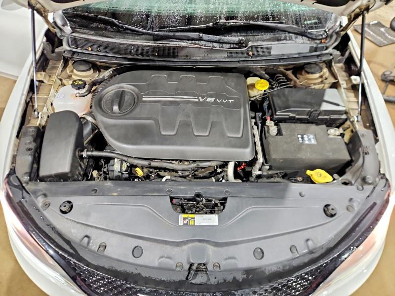 Photo 11 from auction – 2015 CHRYSLER 200 S with VIN 1C3CCCDG0FN690801