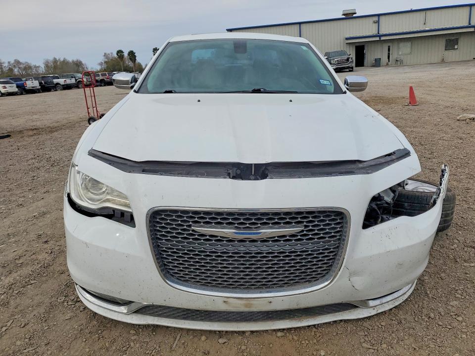 Photo 5 from auction – 2017 CHRYSLER 300C with VIN 2C3CCAET8HH552418