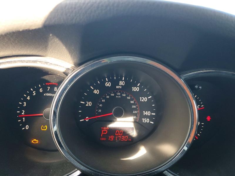 Photo 9 from auction – 2011 KIA SORENTO EX with VIN 5XYKUDA26BG038012