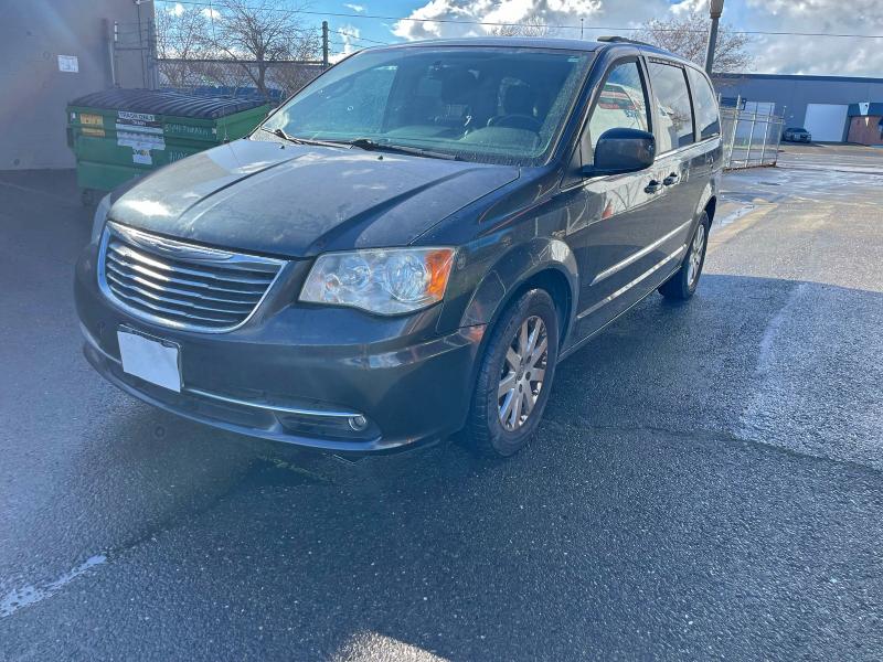Photo 2 from auction – 2014 CHRYSLER TOWN & COU with VIN 2C4RC1BG7ER438140